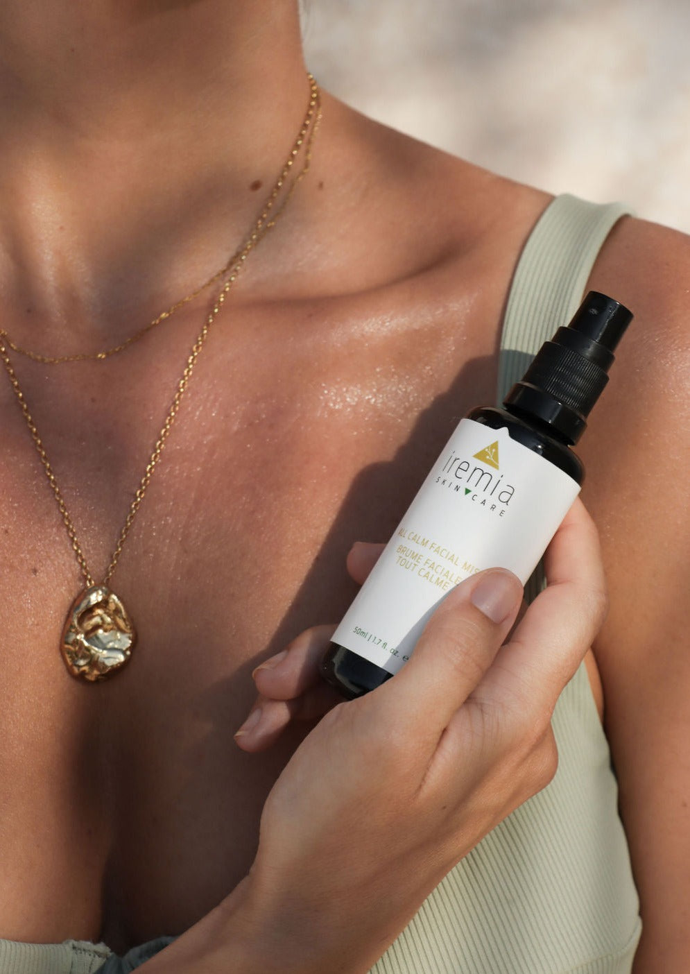 Our All-Calm Facial Mist is bursting with natural ingredients that soothe, hydrate and plump your skin in a single spritz. Its blend of extracts and vegan, non-GMO black oat extract and lecithin are more hydrating than hyaluronic acid and glycerin combined. Niacinamide soothes redness and helps with pores while it lightens pigmentation.